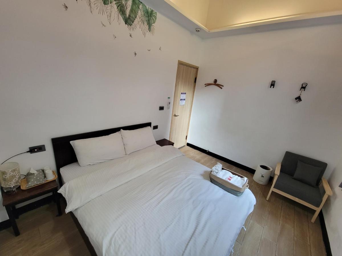 Old Wow老屋瓦共享民宿hostel 桃園市民宿074號 龍潭郷 エクステリア 写真